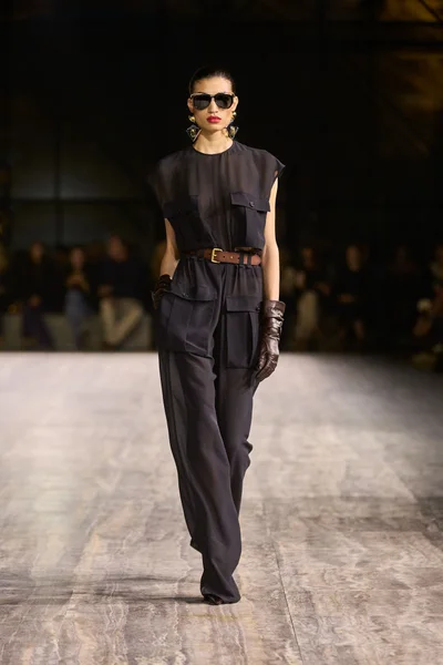 Look 49